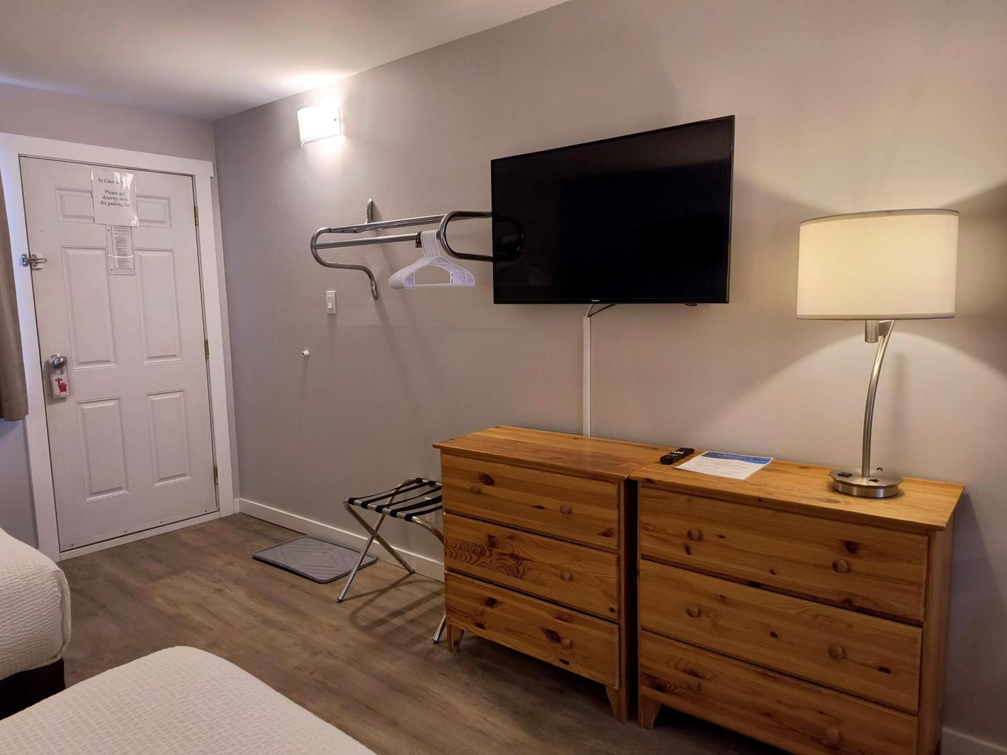 Fireweed Motel Smithers Bagian luar foto