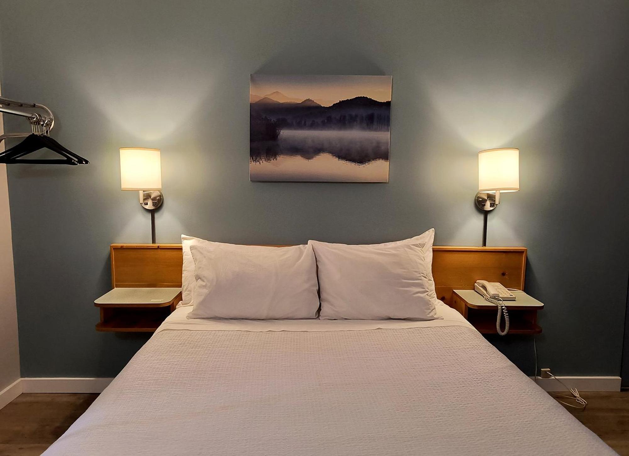 Fireweed Motel Smithers Bagian luar foto