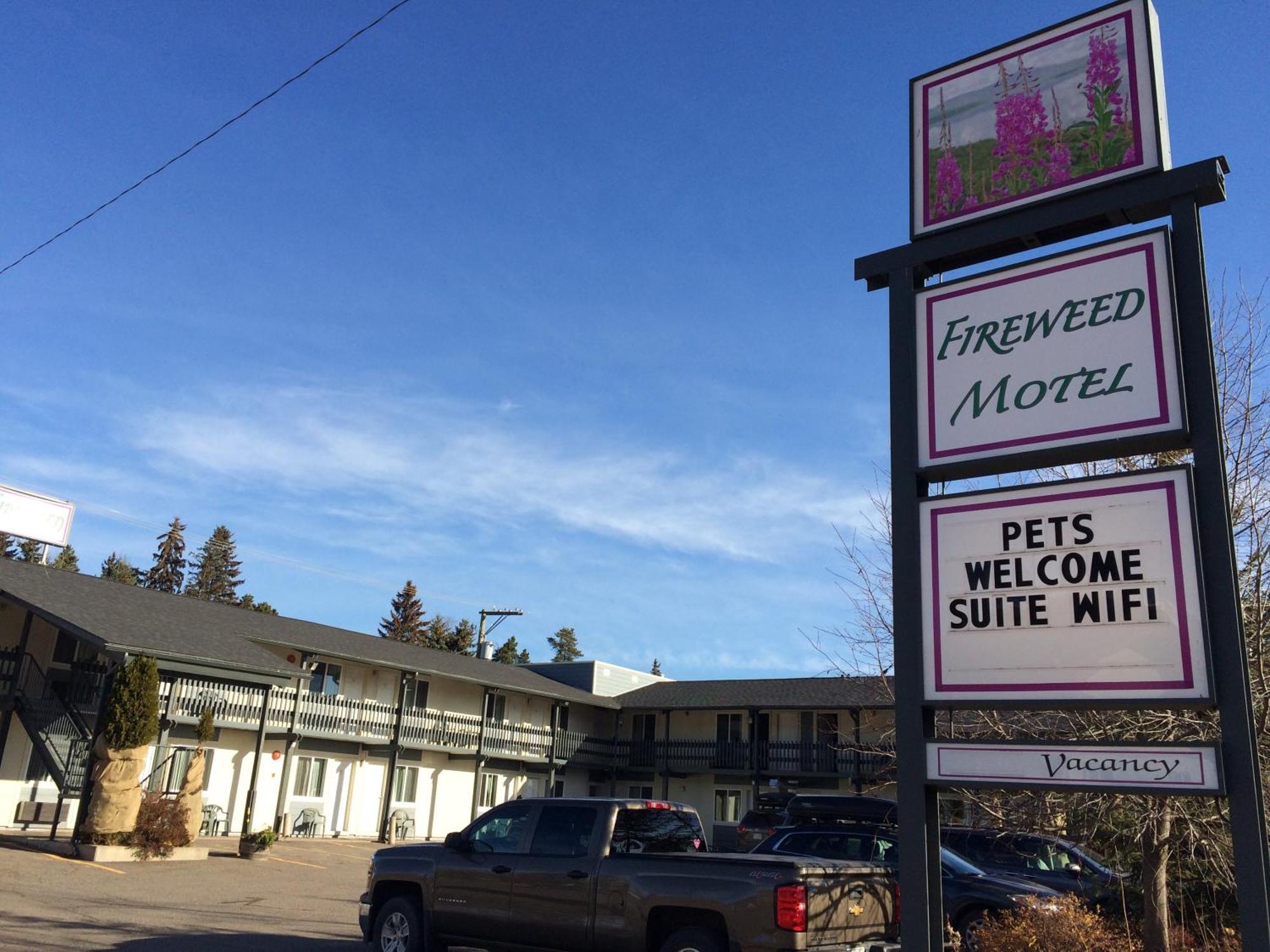 Fireweed Motel Smithers Bagian luar foto