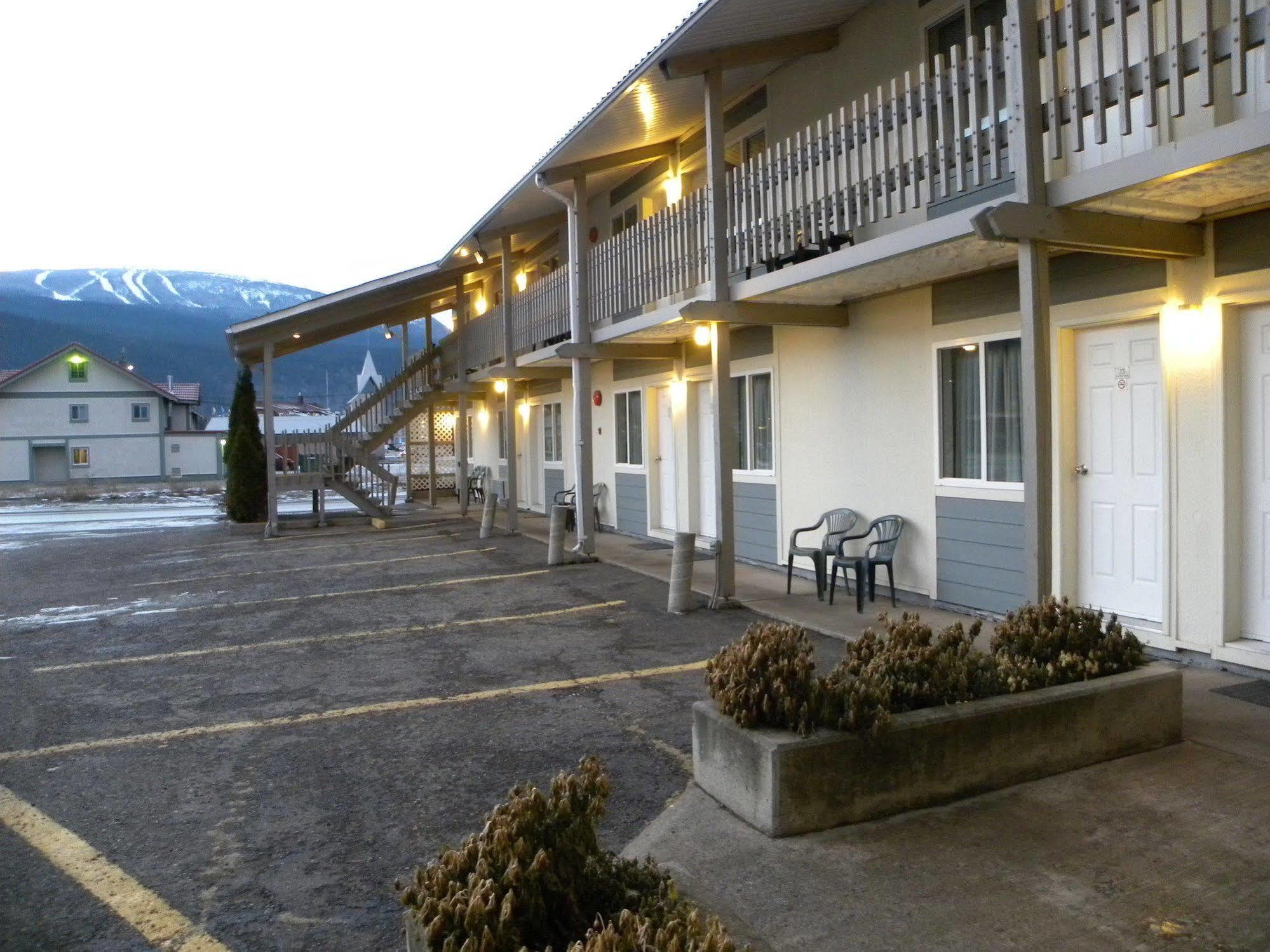 Fireweed Motel Smithers Bagian luar foto